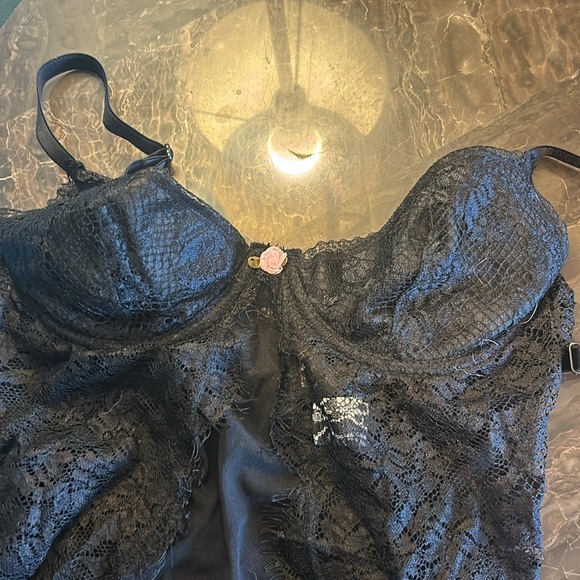 Sexy lace corset - Picture 2 of 6